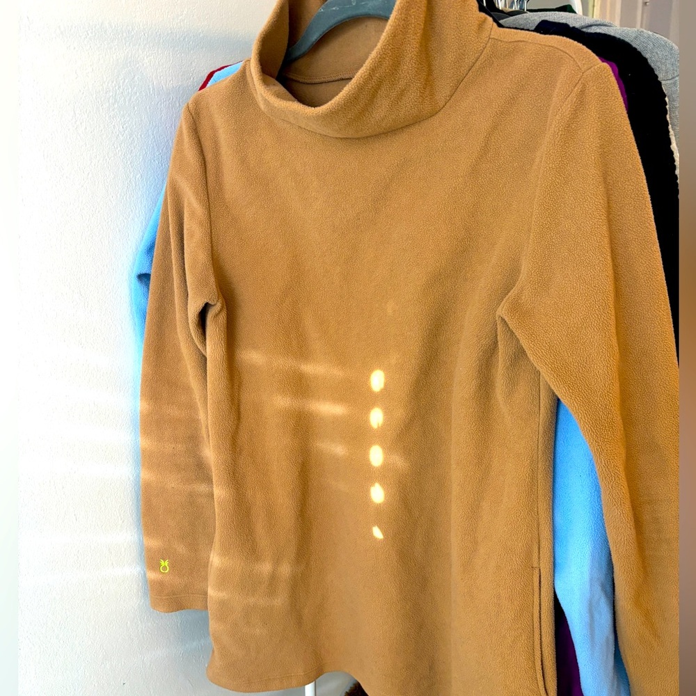 Dudley Stephens Cobble Hill turtleneck (camel color)